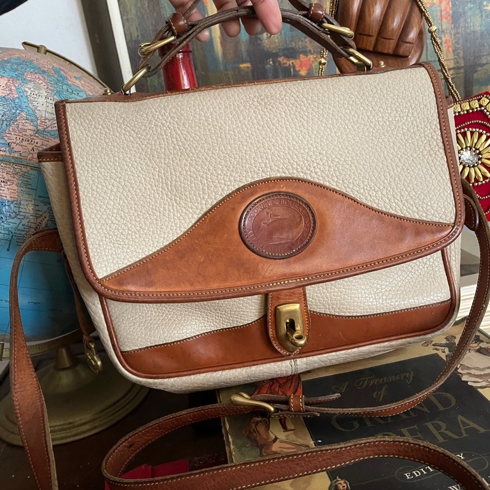 ❌SOLD❌Vintage White Leather Dooney & Bourke Purse - Picture 3 of 15